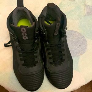 Black waterproof Nike Lunardome 1 ACG size 8